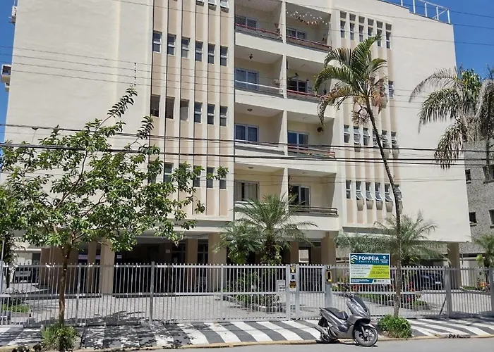Apartamento 500M Da Praia Enseada, Guaruja
